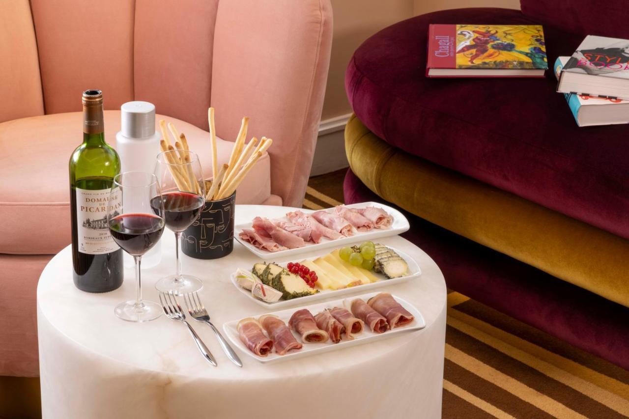 Sleeping Belle - Gare De Lyon Bastille