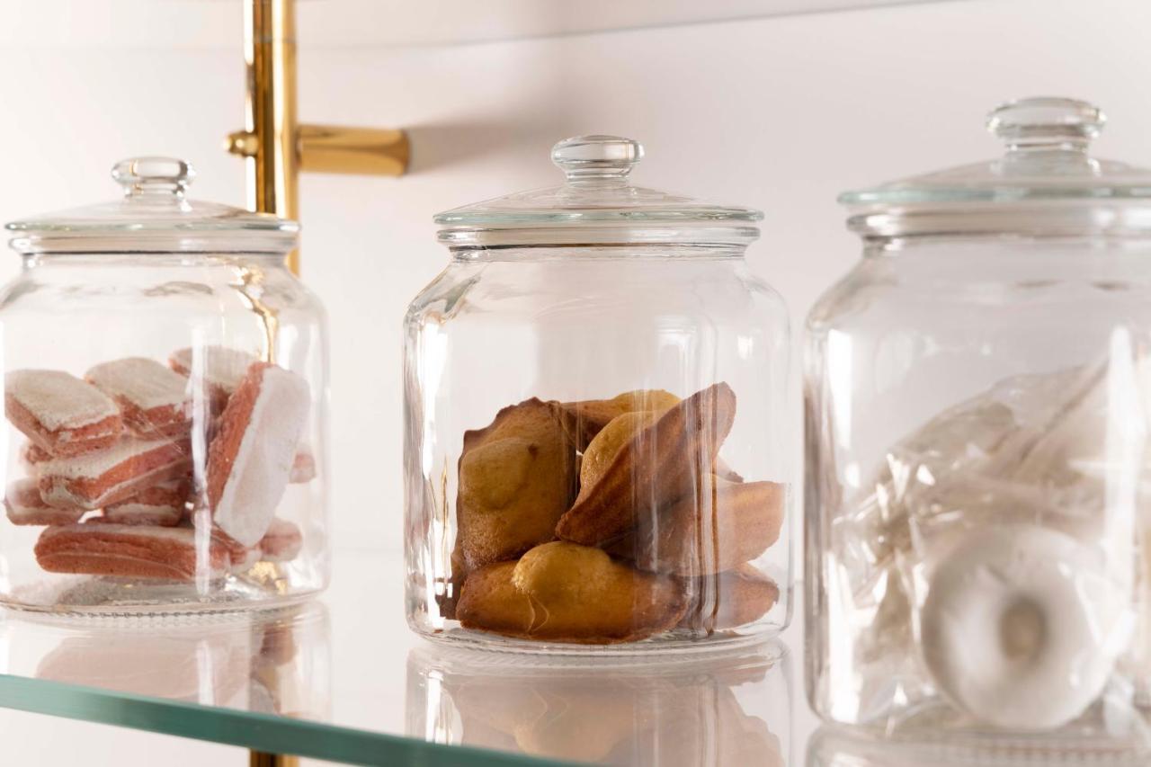 Sleeping Belle - Gare De Lyon Bastille