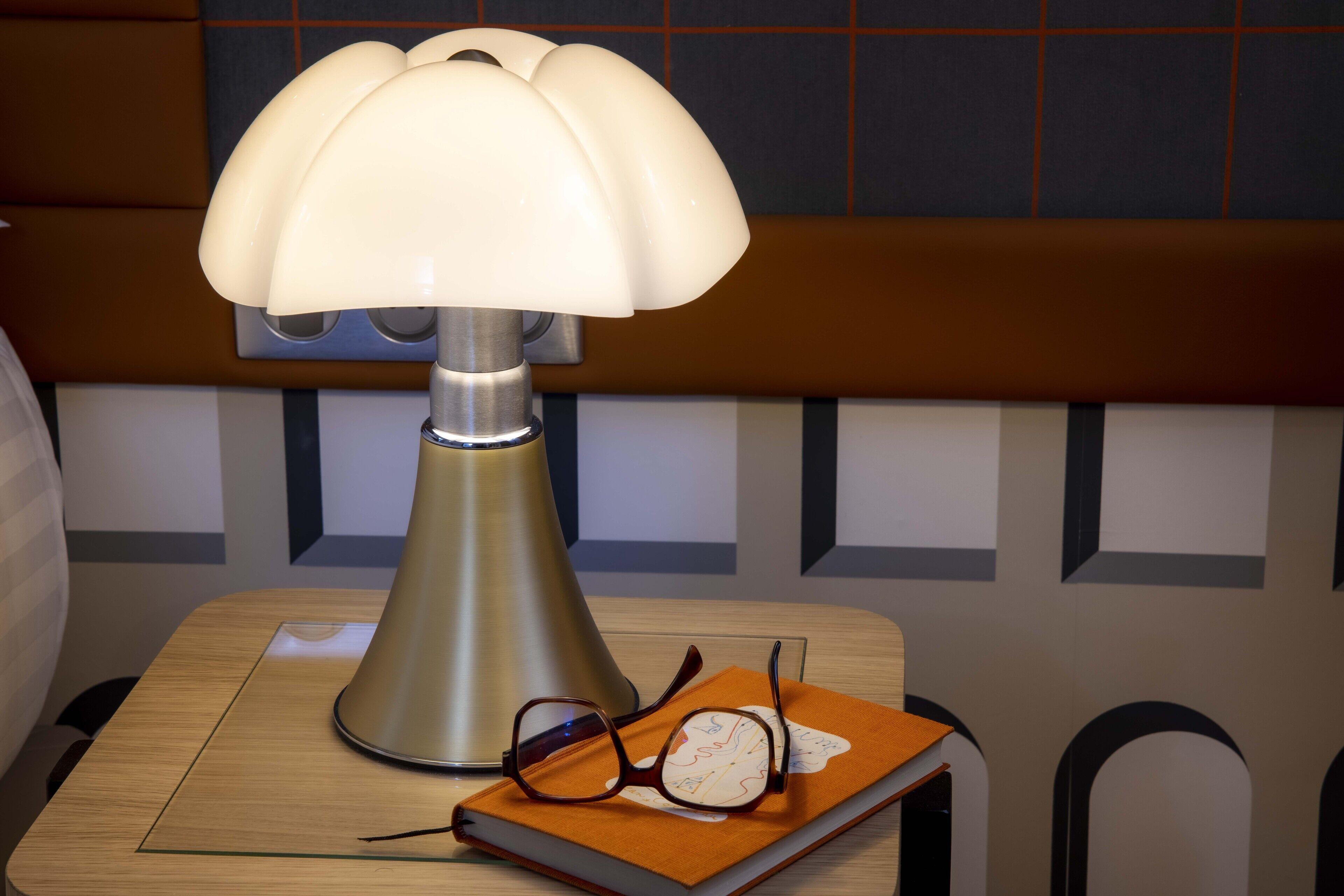 Sleeping Belle - Gare De Lyon Bastille