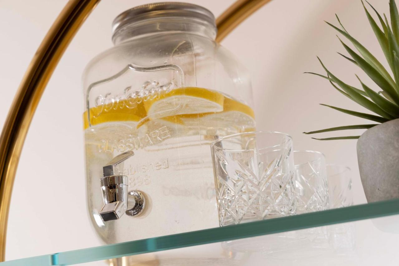 Sleeping Belle - Gare De Lyon Bastille